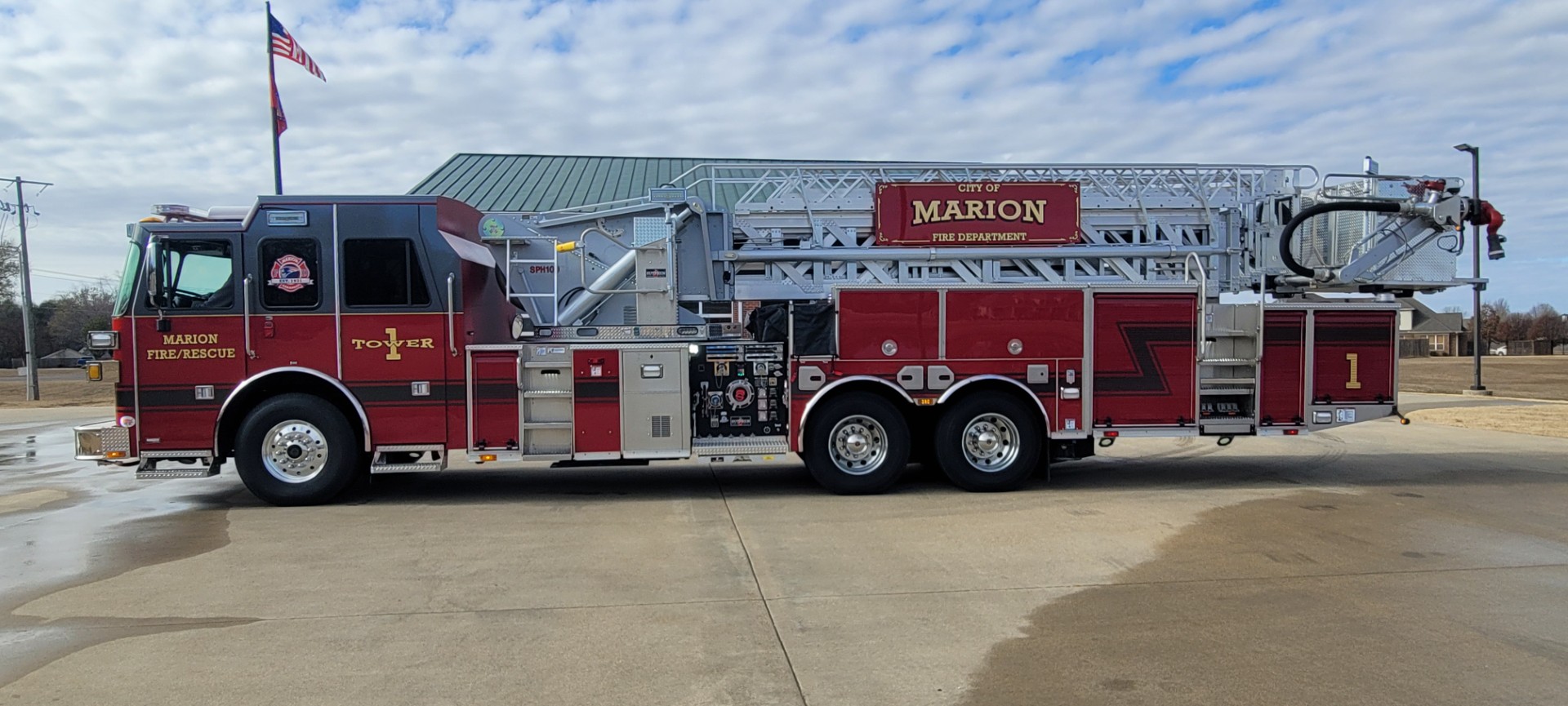 Sutphen apparatus used in Marion, Arkansas, Tower 1 — photo gallery